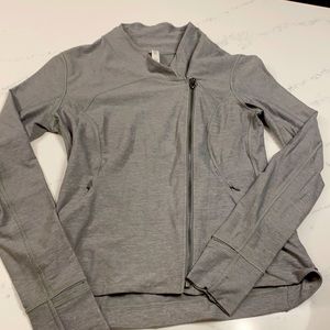 Lululemon. Never worn